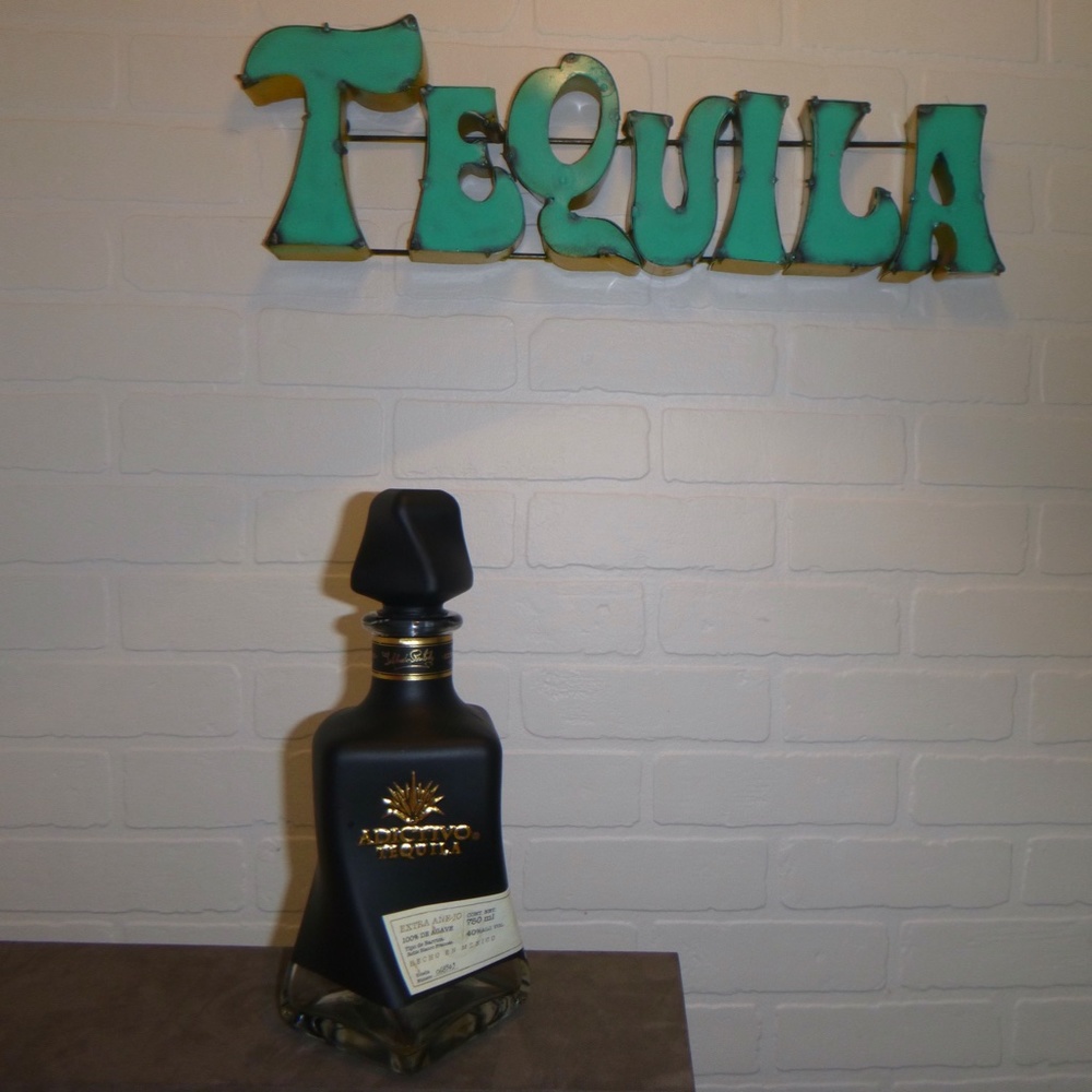 TWISTED GLASS BLACK TEQUILA BOTTLE EMPTY ADDICTIVO